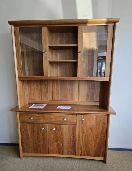 NEW RIMU 3 BAY VERSO HUTCH DRESSER62959510718466111