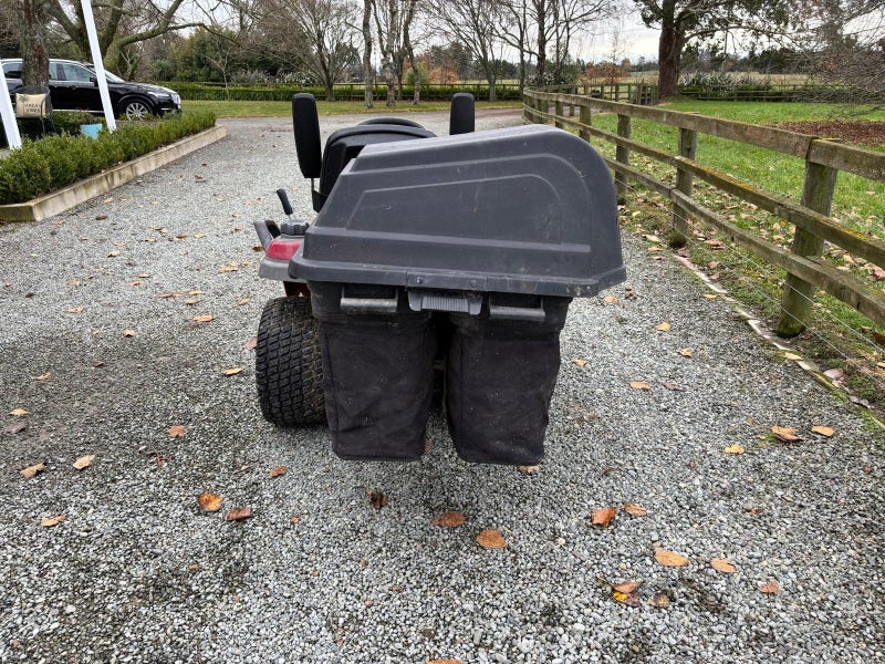Husqvarna Ride-on Lawn Mower with Trailer62966410571009113