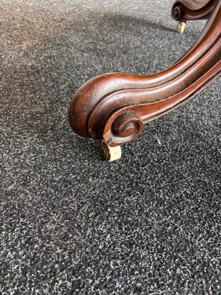 Walnut Veneer Antique Table with 6 chairs62982323025923113