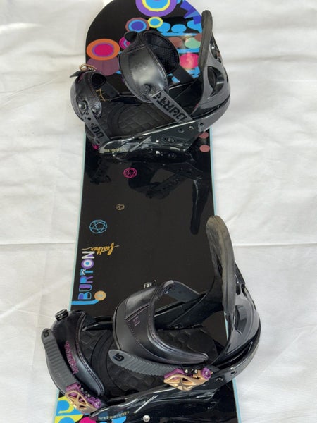 Women's Burton Snowboard and bindings62977650328706114