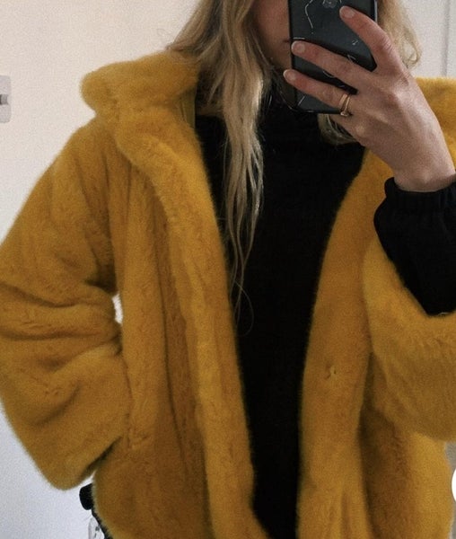 Yellow faux fur62964510316673111