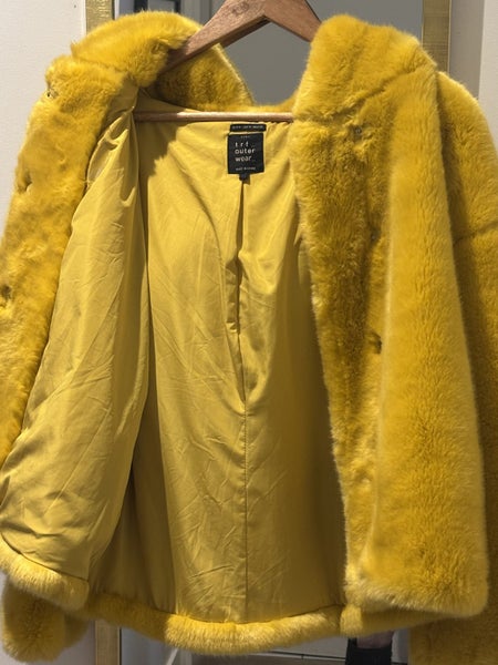 Yellow faux fur62964510316673113