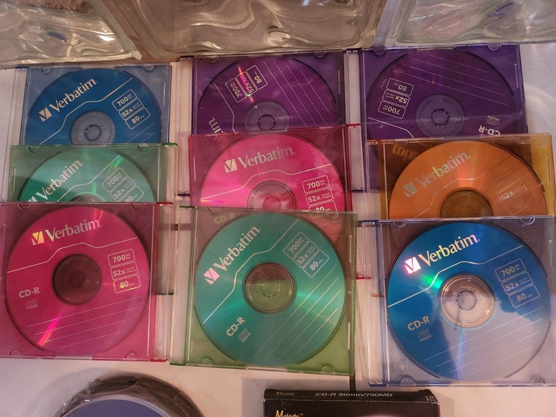 ** 28 CDR and 9 DVD-RW - NEW BLANK DISCS ** Carousel 2