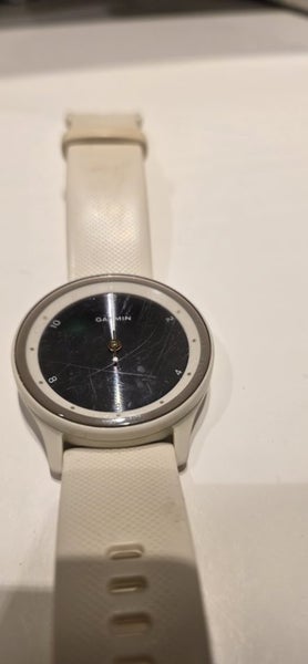 Vivomove Garmin smart watch Carousel 4
