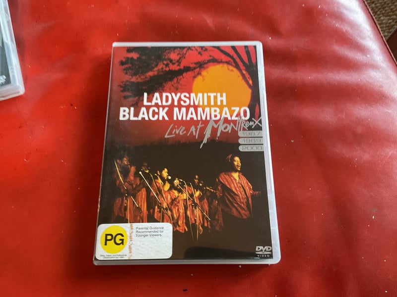 Ladysmith Black Mambazo - Live At Montreux 1987/1989/2000 Carousel 1