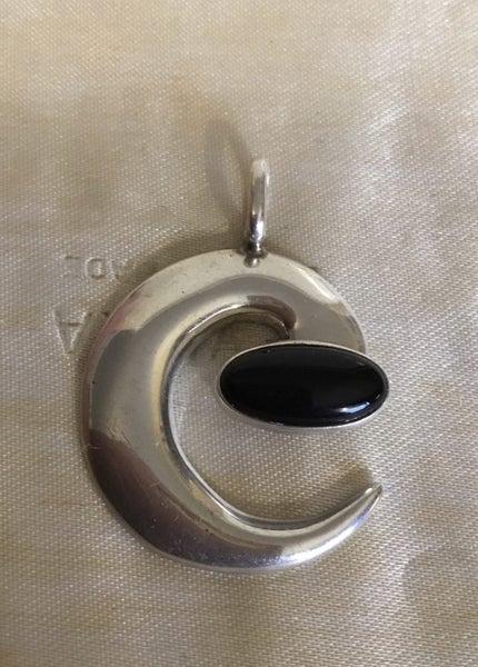 VINTAGE Sterling Silver & Onyx Pendant Carousel 7