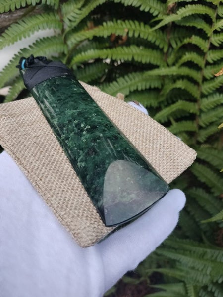 HUGE 15.5cm Douglas Creek Pounamu Necklace E.T.S Jewellery $1res Carousel 1