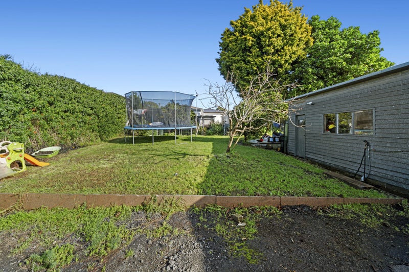 Image 2 of 20
