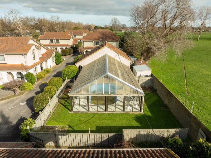 Image 2 of 10