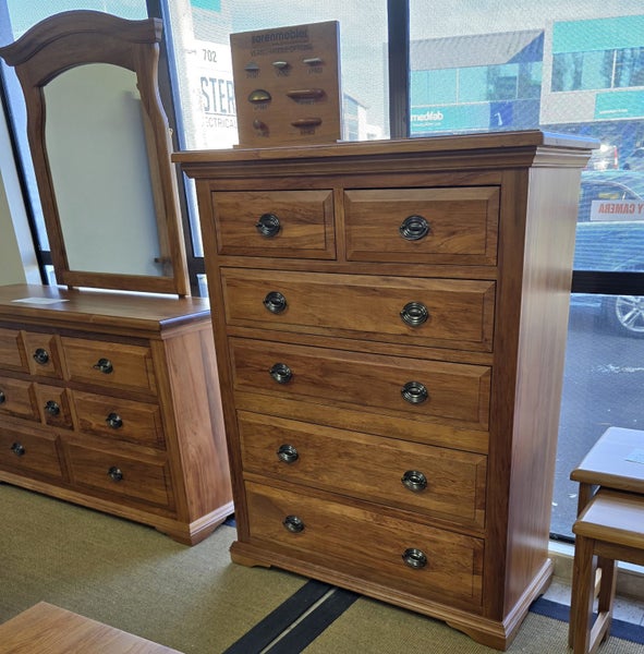 NEW ... BEAUTIFUL RIVERCROSSING SIX DRAWER TALLBOY62977650557955112