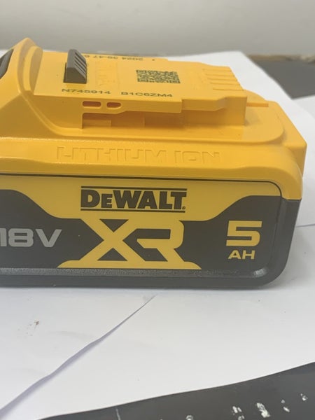 AS NEW 2024 DeWALT 18V 5.0AH DCB184 XR Battery Carousel 2