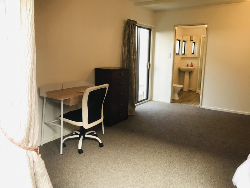 City Centre, 3 bedrooms62975768248066112