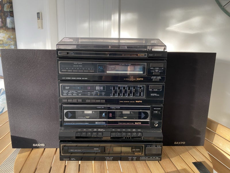 SANYO MIDI STEREO SYSTEM Carousel 1