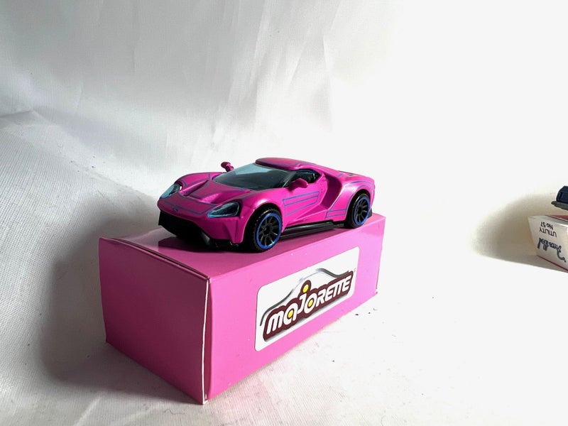 Ford GT. Awesome Version with Special Box. Diecast Metal. Carousel 2