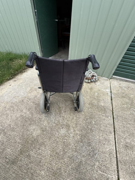 Wheelchair with Removable Footrests Carousel 8