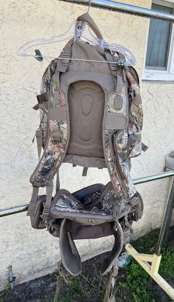 Redhead Camouflage Hunting/Hiking Pack Carousel 6
