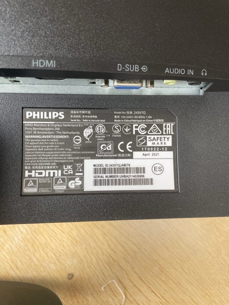 PC Monitors x 2 W-Hub62993529529858111