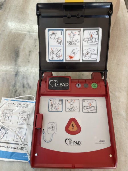 AED iPad NF1200 Defibrillator Carousel 2