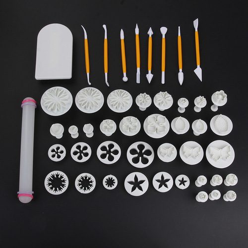 Fondant Cutter Cake Decorating Plunger Carousel 1