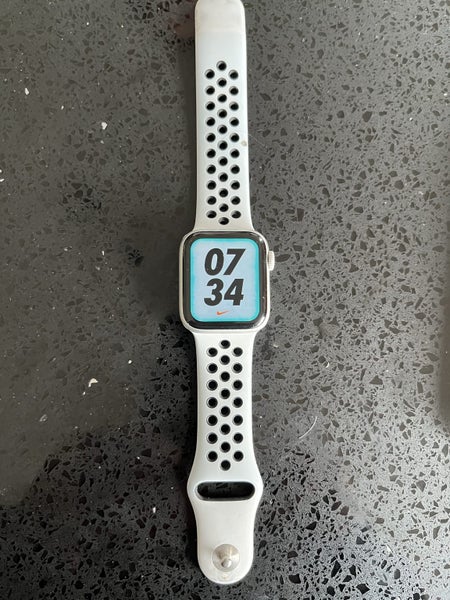 iPhone 12 Pro Max 256GB includes Apple 4 series Watch with GPS62974818147586114