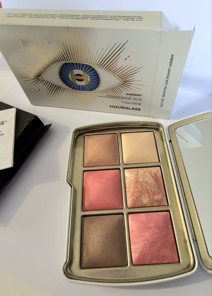 RRP$205. HOURGLASS Evil Eye face palette Carousel 2