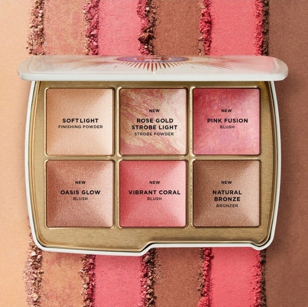 RRP$205. HOURGLASS Evil Eye face palette Carousel 7