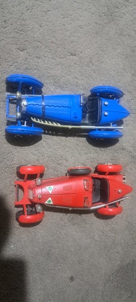 bburago buggati and Alfa romeo Carousel 4