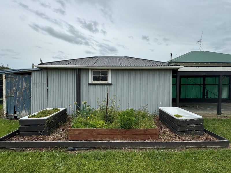 Garage and Carport62982323958530111
