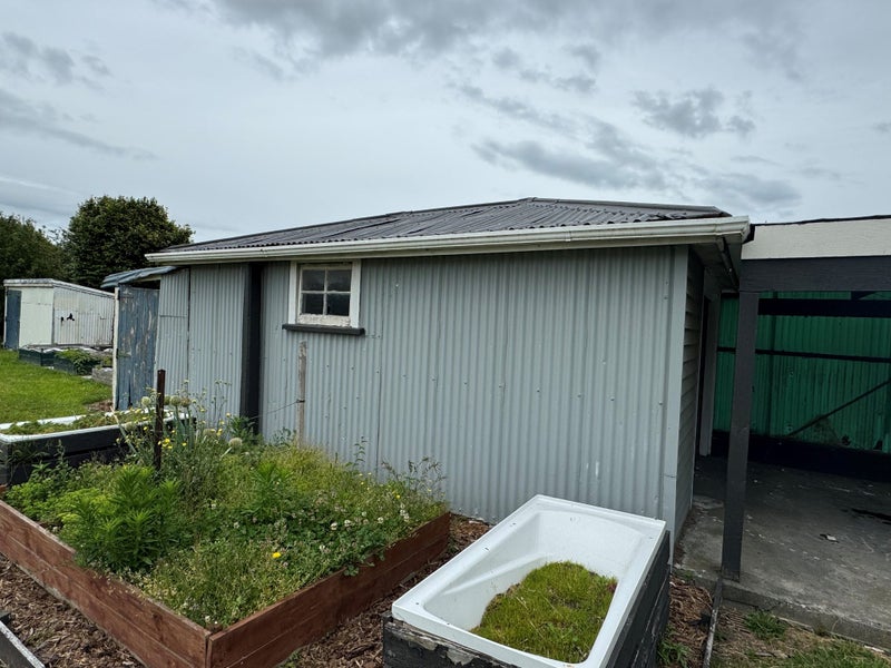 Garage and Carport62982323958530112
