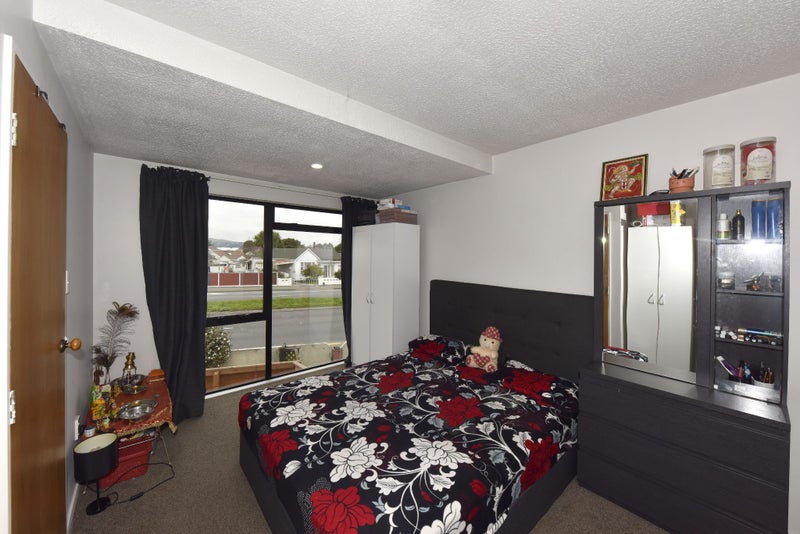 Image 3 of 19