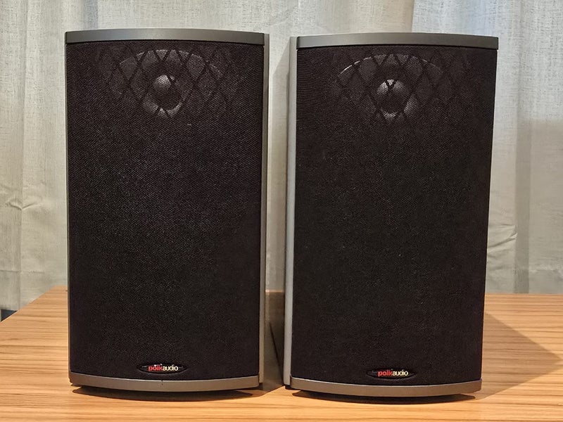 Polk RTi4 bookshelf speakers Carousel 2