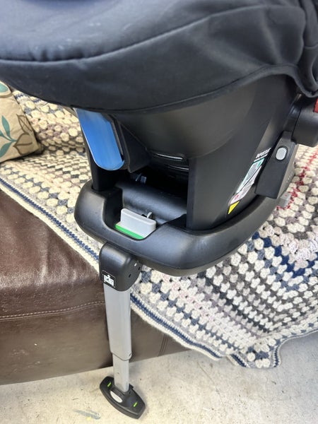 Baby Capsule PLUS Base. Phil & Teds/Mountain Buggy Carousel 11