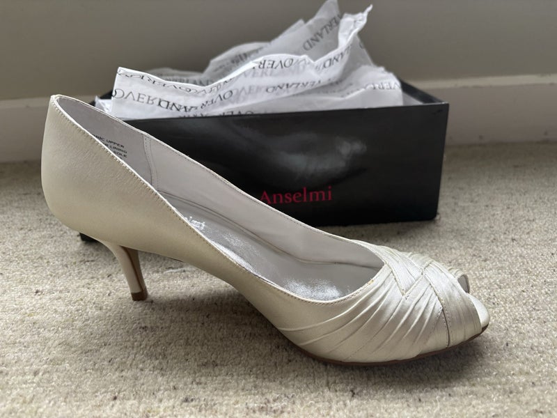 Cream wedding high heel shoes62982324195842113
