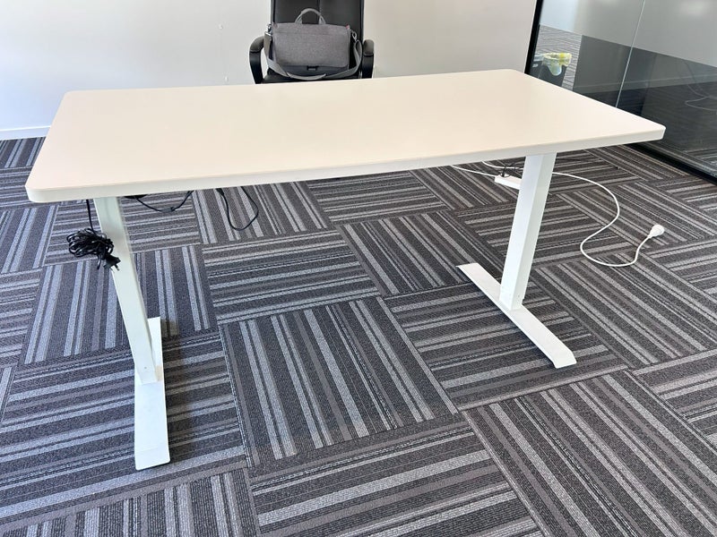 $1 reserve Electric Height adjustable Desk (White) Carousel 3