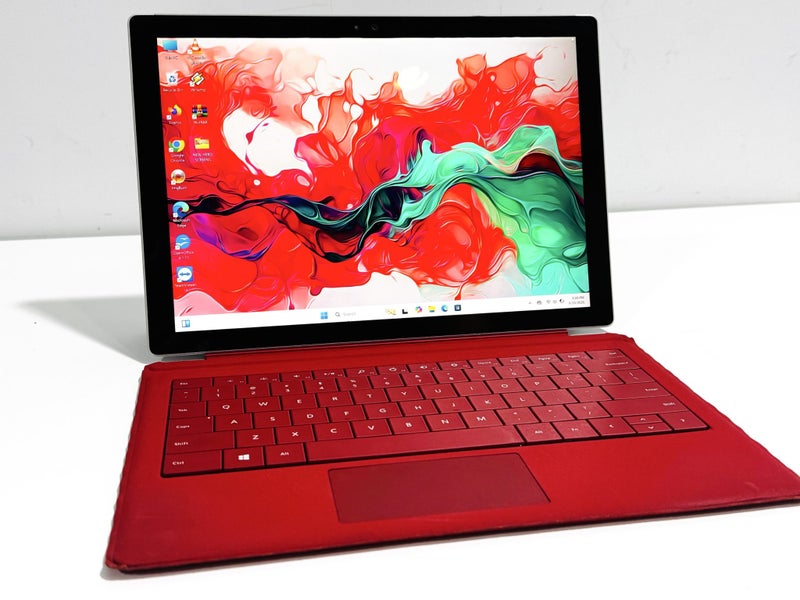 Microsoft Surface Pro 4 8GBRAM 256GB SSD Windows 11 Pro Carousel 1