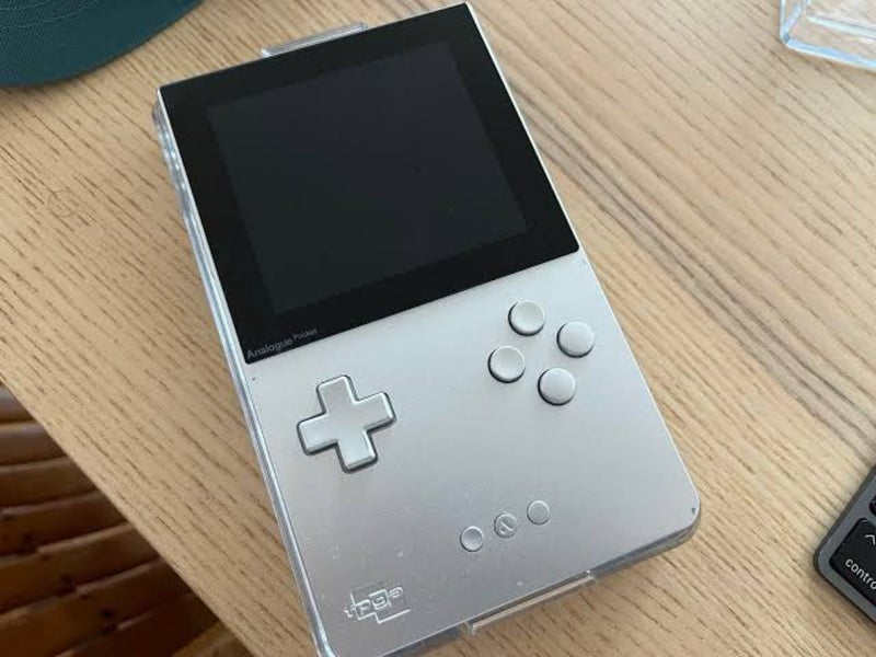Analogue Pocket w SD Card Games62982325513986111