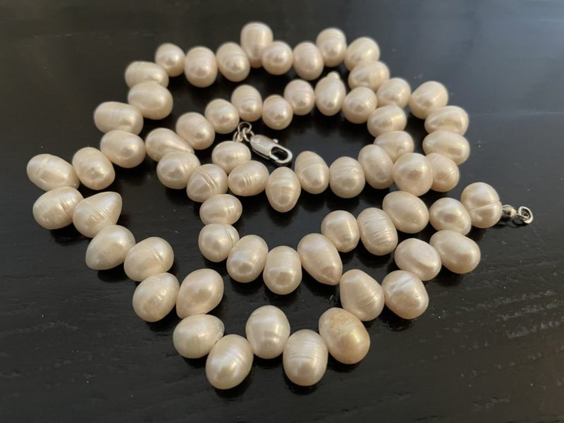 Creamy White Freshwater Pearl Necklace – Classic Hand-Strung Design Carousel 1