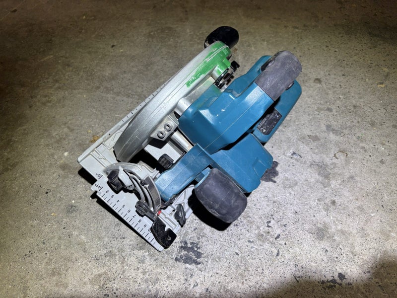Makita 36v skill saw Carousel 2