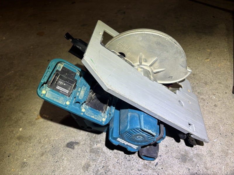 Makita 36v skill saw Carousel 4