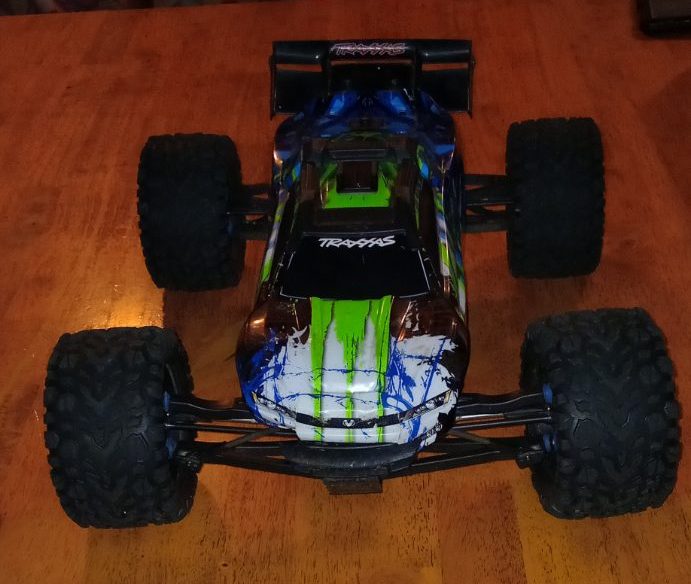 Traxxas E-Revo with accessories, charger, 2x Lipo batteries Carousel 1
