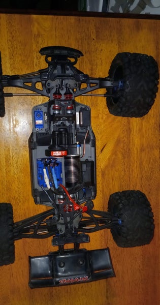 Traxxas E-Revo with accessories, charger, 2x Lipo batteries Carousel 2