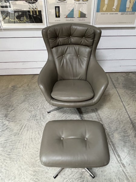 THE chair to bring out the Dr Evil in you... Carousel 2