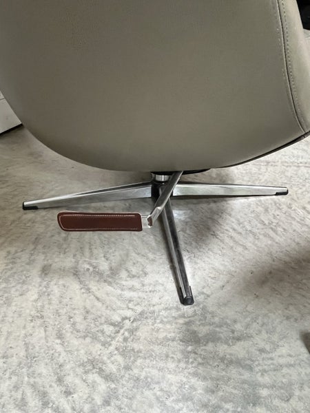THE chair to bring out the Dr Evil in you...63004014986369114