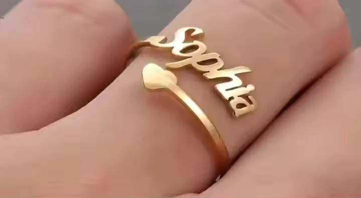 Adjustable personalised ring Carousel 1