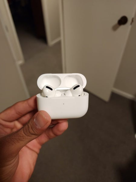 Apple airpods pro with wireless charging case62990729092355115