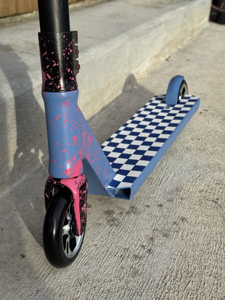 Kids Scooter (like new) blue black Carousel 1