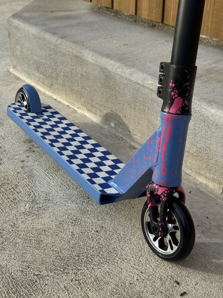 Kids Scooter (like new) blue black Carousel 2