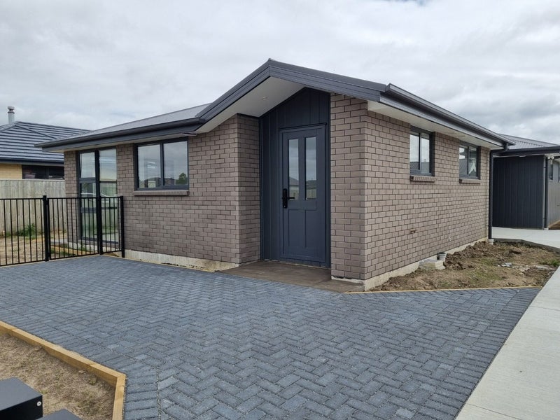 Image 1 of 4
