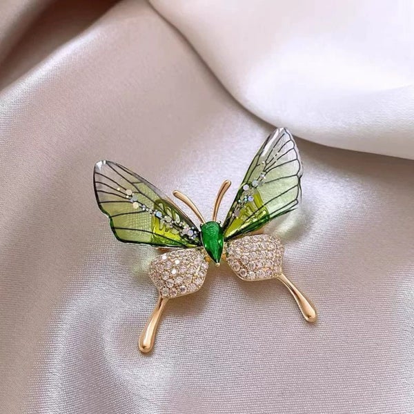Green Butterfly Brooch – Nature-Inspired Elegance Carousel 1