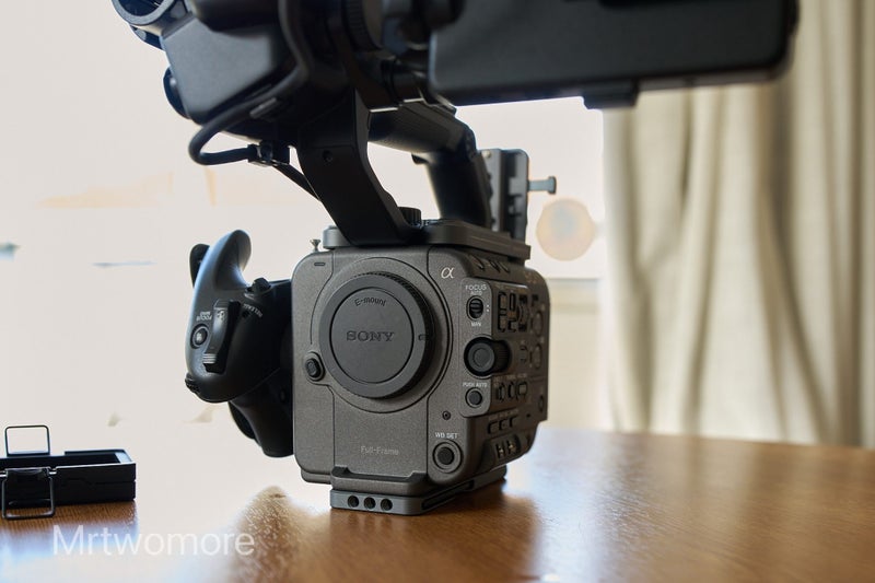 Sony FX6 - as new - extra batteries + more63000482807809112